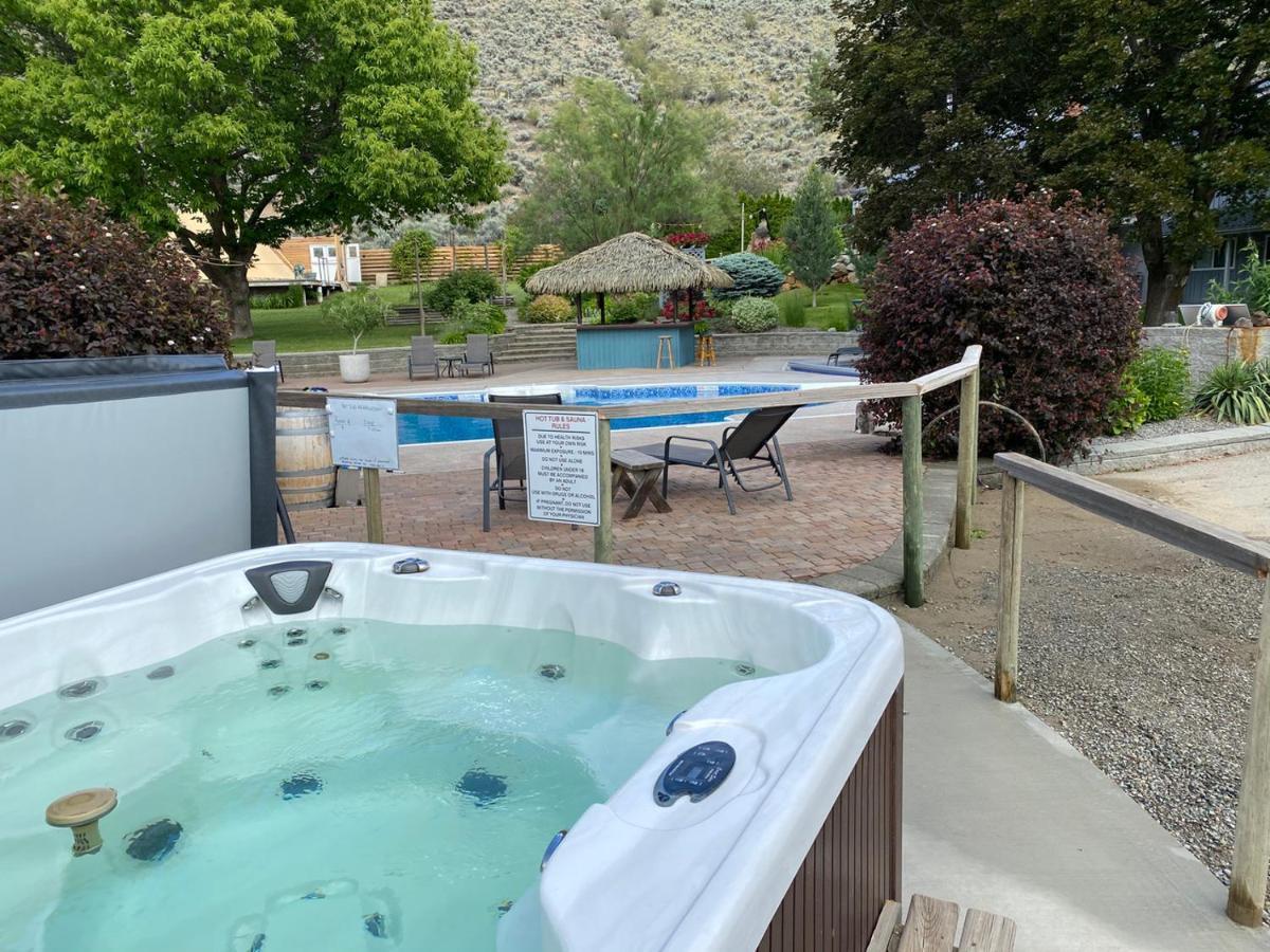 Similkameen Wild Resort & Winery Retreat Osoyoos Luaran gambar