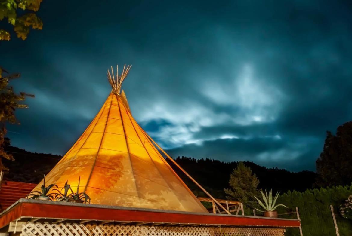 Similkameen Wild Resort & Winery Retreat Osoyoos Luaran gambar