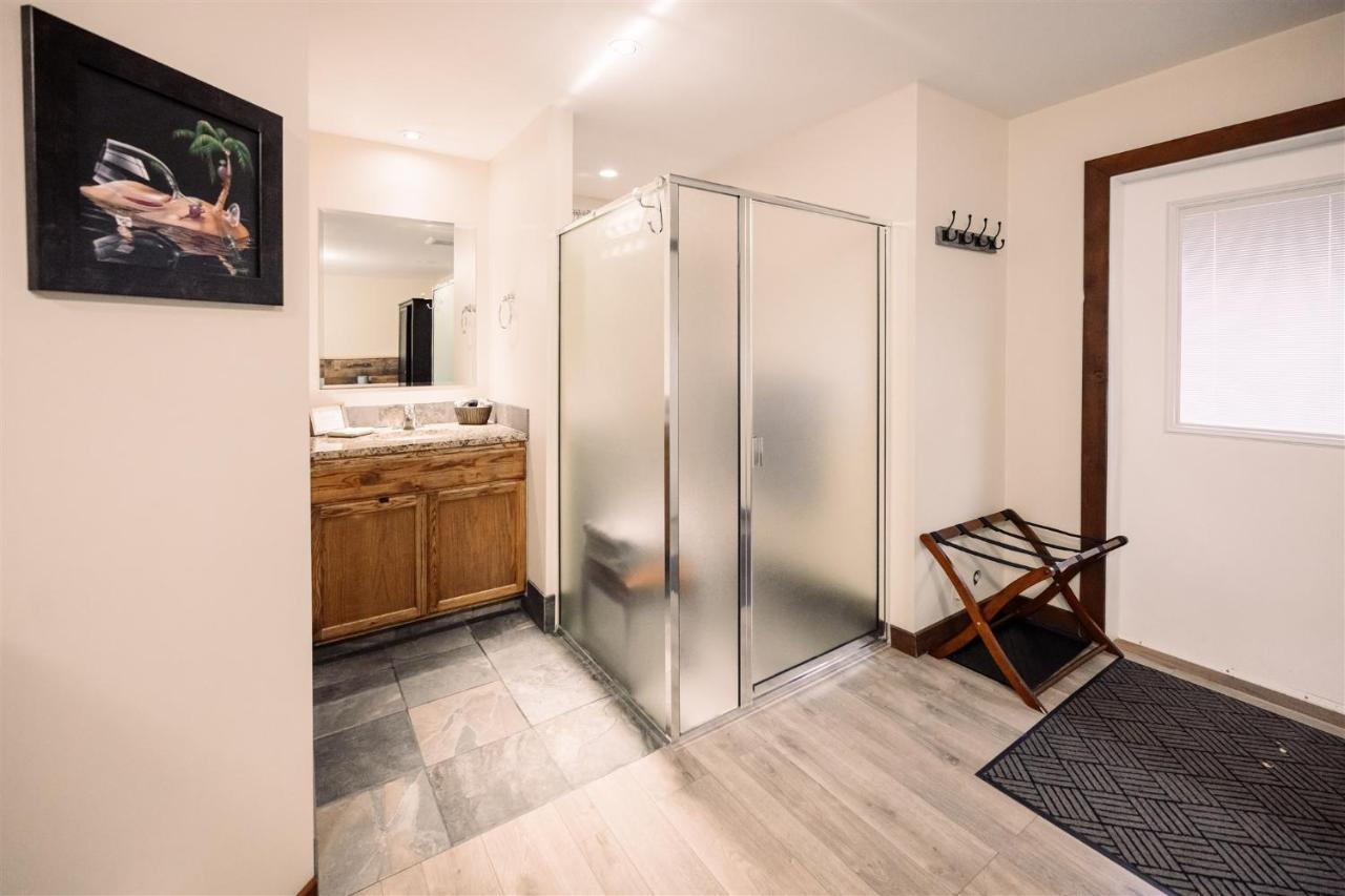 Similkameen Wild Resort & Winery Retreat Osoyoos Luaran gambar